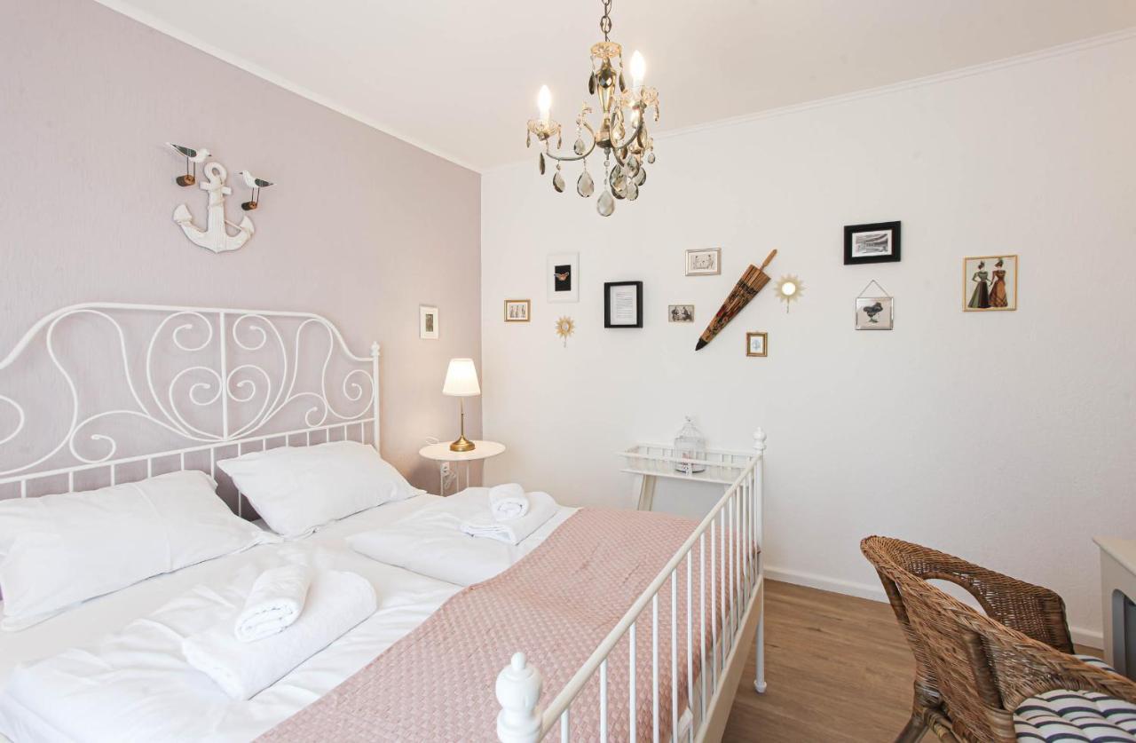 Sherlock'S Holidays Boutique Rooms Portoroz Exterior photo