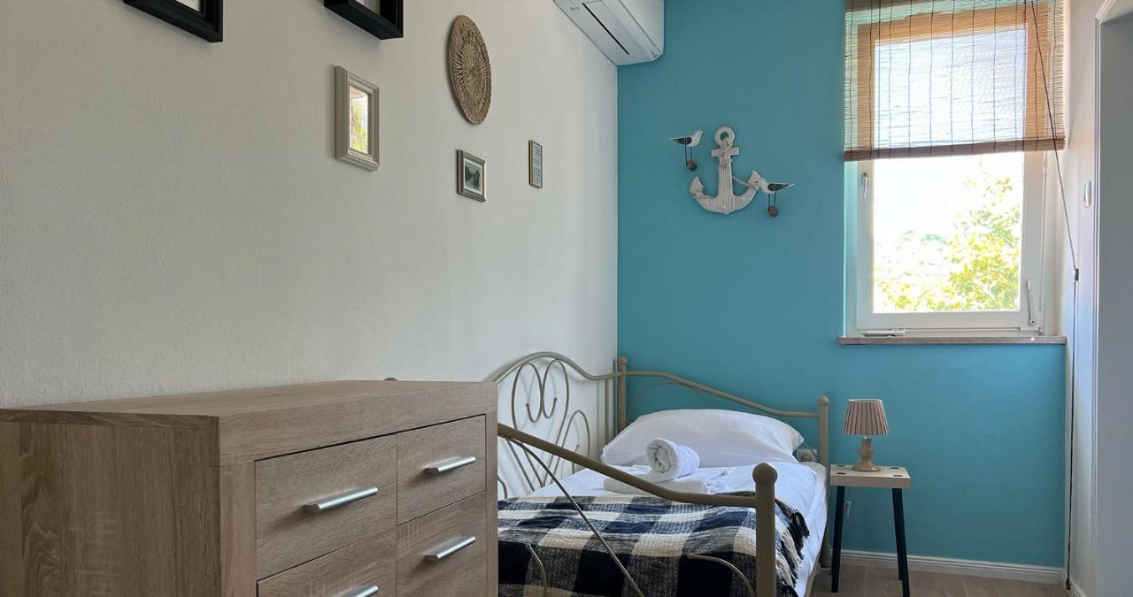 Sherlock'S Holidays Boutique Rooms Portoroz Exterior photo